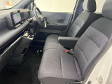 【車内ルームクリーニング済】専門スタッフにより車内はきれいにルームクリーニングを行っております。