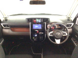 【前方視界】開放的な前方視界!運転がしやすく疲れにくいです♪窓が大きく、見通しがとっても良いおクルマですよ♪