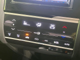 【オートエアコン】一度お好みの温度に設定すれば、車内の温度を検知し風量や温度を自動で調整。暑い…寒い…と何度もスイッチ操作をする必要はありません。快適な車内空間には必須の機能ですね♪