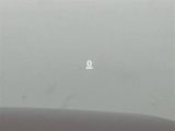 【ヘッドアップディスプレイ(HUD)】フロントウインドウガラスに走行情報を投影します。運転中の目線と重なるように表示されるので、少ない視線移動で速度が確認できるので、 ドライビングに集中できます!