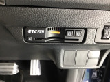 ETC2.0が標準装備です。高速道路の渋滞情報や静止画像提供などをナビとリンクして画面でお知らせします。また、高速道路の一時退出対象インターでは料金据え置きで一時退出もできます