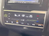 【オートエアコン】一度お好みの温度に設定すれば、車内の温度を検知し風量や温度を自動で調整。暑い…寒い…と何度もスイッチ操作をする必要はありません。快適な車内空間には必須の機能ですね♪
