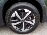 タイヤ:グッドイヤー社製215/60R17インチ