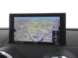 視認性の良いモニターは最新版の地図データにてご納車いたします。