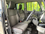 運転席シート廻りは使用感も少なく、良好な状態となっています。丁寧に使われていたことがよくわかりますね。