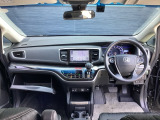 運転席周りです。カップホルダーや小物の収納などは必須ですよね!!使い勝手の良いつくりになっております!!