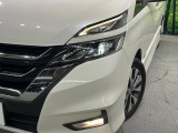 【LEDヘッドライト】悪天候や夜間走行時も良好な視界を確保し安心して運転できる高輝度LEDヘッドライトを装備!点灯速度が早く、消費電力も抑えられています。