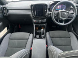 XC40 ウルトラ B4 AWD ダークエディション 4WD 