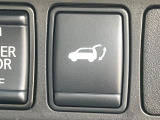 【パワーバックドア】スマートキーや運転席のボタンを押すだけでリアゲートが自動で開閉します!荷物を持っている時や、高い位置にあるバックドアを閉める際に便利な機能です♪