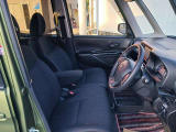 運転席側から観たフロントシートのイメージです。