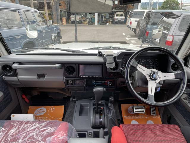 トヨタ ランドクルーザー70 4.2 ZX ディーゼル 4WD リフトアップ