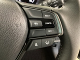 ハンドルにHondaセンシング系のクルーズコントロールやレーンキープアシストなどのスイッチが装備されています。ハンドルから手を離さず安全に操作できます。