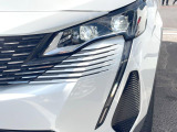 ●LEDヘッドライト:夜間走行時も良好な視界を確保し安心して運転できる高輝度LEDヘッドライトを装備!点灯速度が早く、消費電力も抑えられています。