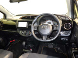 運転の際、常に目にする部分だけにシックで飽きのこないデザインが良いですね。