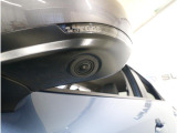 助手席側の死角になりやすい左前方の映像を車内の11.6インチディスプレイに表示。狭い道での安心感を高め、ドライバーの視界をサポートします。