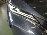 LEDの配光範囲を細やかに制御し、先行車や対向車に光が当たる部分だけを自動的に遮光するアダプティブハイビームシステム