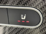 ●フロントシートヒーティング:運転席・助手席共に三段階で調節が可能なシートヒーターを装備しております。季節を問わず快適にご使用いただけます。