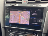 ●純正ナビ:一体感のあるナビは、高級感ある車内を演出してくれます。オーディオ機能も充実しておりますので、運転もより楽しめます♪