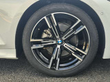右前フロント 225/45R18