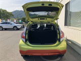 普段使いには充分な広さのラゲージスペースです。