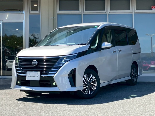 セレナ 1.4 e-4ORCE ハイウェイスターV 4WD 