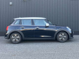 MINI正規ディーラーならではの品質の高い認定中古車を常時20台以上展示しております。