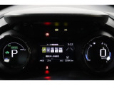 マルチインフォメーションディスプレイ付きのメーターです!エコ運転へ導く多彩な情報を表示してくれます。