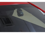 純正ナビ連動ドライブレコーダー(DRN-H72H)装備してますよ。 万が一の時の記録に便利ですね。