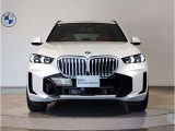 【キドニーグリル】BMWは約90年もの間、ほぼ全ての車両にひと目でBMWだと分かるこの特徴的なフロントグリルが備えられ、デザイン・アイコンとして親しまれてきました。