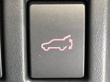【パワーバックドア】スマートキーや運転席のボタンを押すだけでリアゲートが自動で開閉します!荷物を持っている時や、高い位置にあるバックドアを閉める際に便利な機能です♪