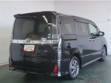 ゆとりある広々とした車内空間は、ドライブを始め買い物やレジャー等、幅広く活躍します。一人でも皆とでもお出かけを楽しみましょう!