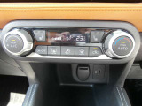 「オートエアコン」が付いています。1年中快適な室内を提供!車内温度を設定すると、風量を自動で調節してくれます。