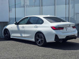 この度は弊社認定中古車をご覧いただき誠にありがとうございます。弊社はBMW 正規ディーラーですので遠方のお客様も安心してご購入下さい。ご不明な点がございましたらお気軽にお申し付けください。