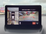 狭い場所での駐車やすれ違いなどでより的確な運転操作に役立つ360°ビューモニターが装備されています。