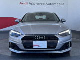 Audiの象徴であるシングルフレームグリルをよりワイドで低くシャープなデザインとすることでワイド&ローのフォルムを協調しています。