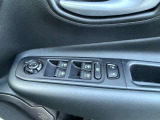 運転席から全窓の操作が可能でございます