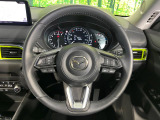 【純正革巻きステアリング】上質な革を使用することで、手にしっかり馴染みとても運転しやすいハンドルです♪
