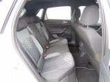 ISOFIX(イソフィックス)基準適合チャイルドシート固定装置!!安心楽々で対応チャイルドシートが取付できます。