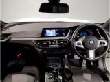 ☆センターパネルを運転席側に僅かに傾けたBMW独特のインパネ☆【駆け抜ける歓び】はここからもスタートしております☆