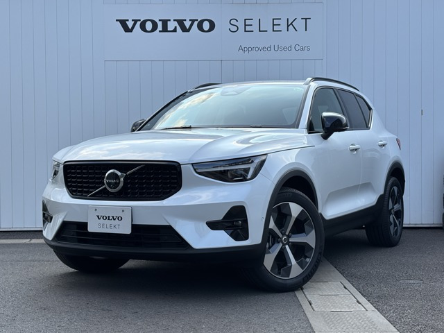 XC40ウルトラ B4 AWD ダークエディション 4WD