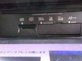 ナビのモニターパネルをオープンするとご覧のようになります。