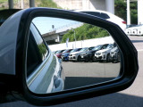 車線変更の注意表示も装備しておりますので安心してドライビングを楽しむことができます!