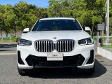 【キドニーグリル】BMWは約90年もの間、ほぼ全ての車両にひと目でBMWだと分かるこの特徴的なフロントグリルが備えられ、デザイン・アイコンとして親しまれてきました。