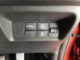 パーキングセンサーシステムは走行中に障害物が迫ると音と表示でお知らせ、低速走行時時の安心感を高めます