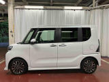 【スマートアシスト搭載車】 衝突回避支援ブレーキ機能(対車両・歩行者)、衝突警報機能(対車両・対歩行者)、誤発信抑制制御機能などの機能で安全な運転をサポートします