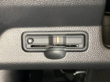 ハンドルの左下にETCがついています。高速道路の料金所の通過も楽々です。 カードの取り出しもしやすい場所についています。