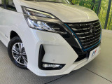 【LEDヘッドライト】悪天候や夜間走行時も良好な視界を確保し安心して運転できる高輝度LEDヘッドライトを装備!点灯速度が早く、消費電力も抑えられています。