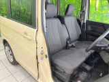 運転席シート廻りは使用感も少なく、良好な状態となっています。丁寧に使われていたことがよくわかりますね。