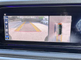 360度カメラが装備されておりますので真上から見下ろした映像を確認しながら駐車スペースへ止める事が出来ます。大変便利な機能です。
