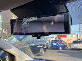 インテリジェントルームミラーで後方の荷物を気にすることなく運転可能です。